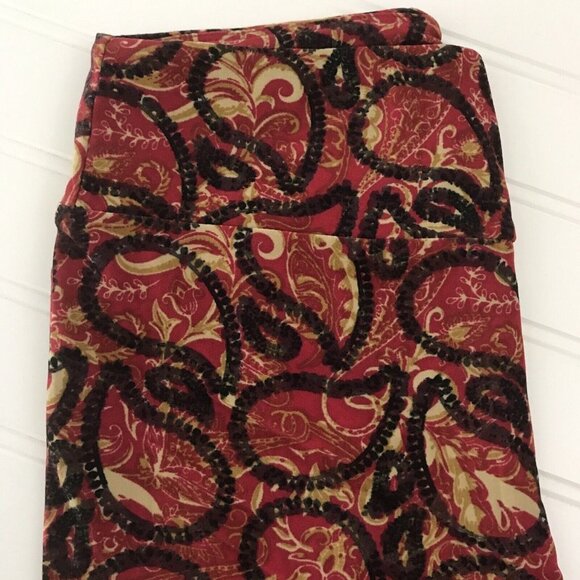 NWT LulaRoe OS Paisley Red Black tan Pattern Leggings One Size witchy LLR NEW - Picture 2 of 4